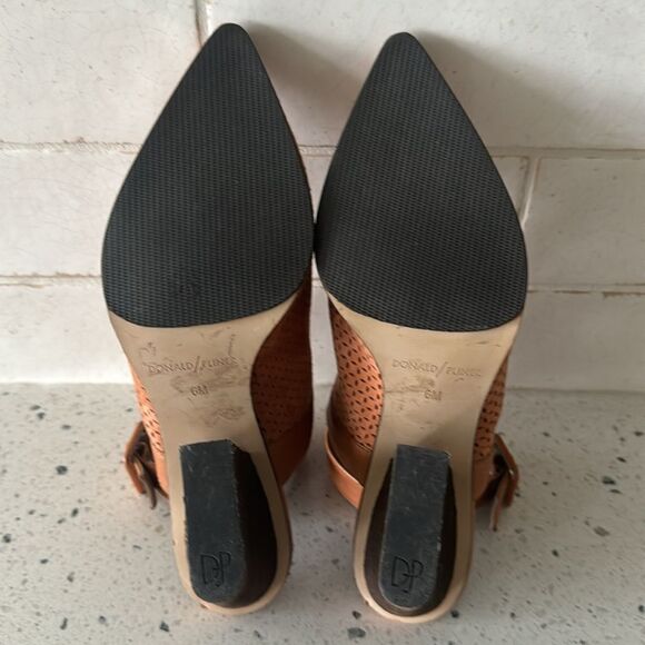 Donald J Pliner Varen Women’s 6M Leather Perforated Slingback Pointed Toe Bootie - Picture 8 of 12